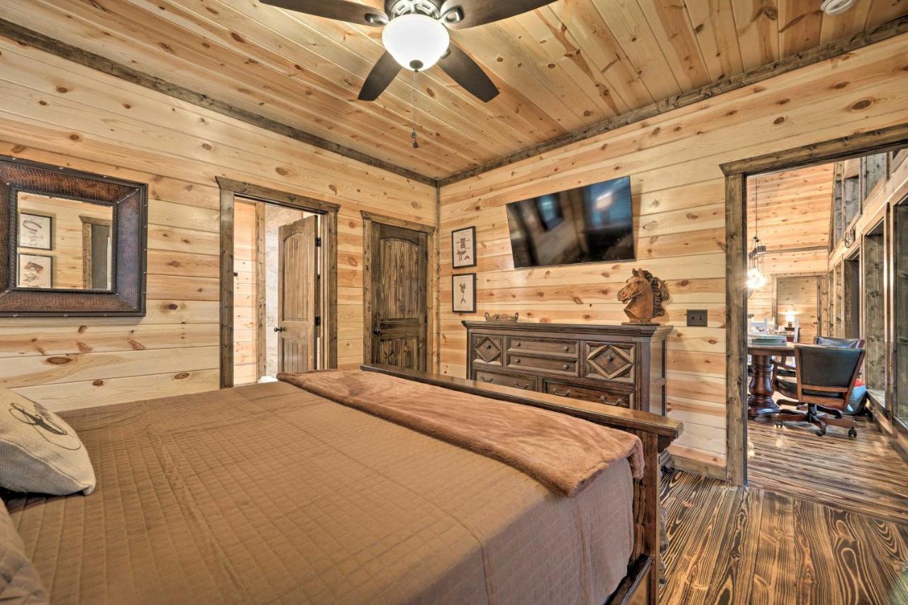 Broken Bow Cabin Deck With Hot Tub And Pool Table! ภายนอก รูปภาพ